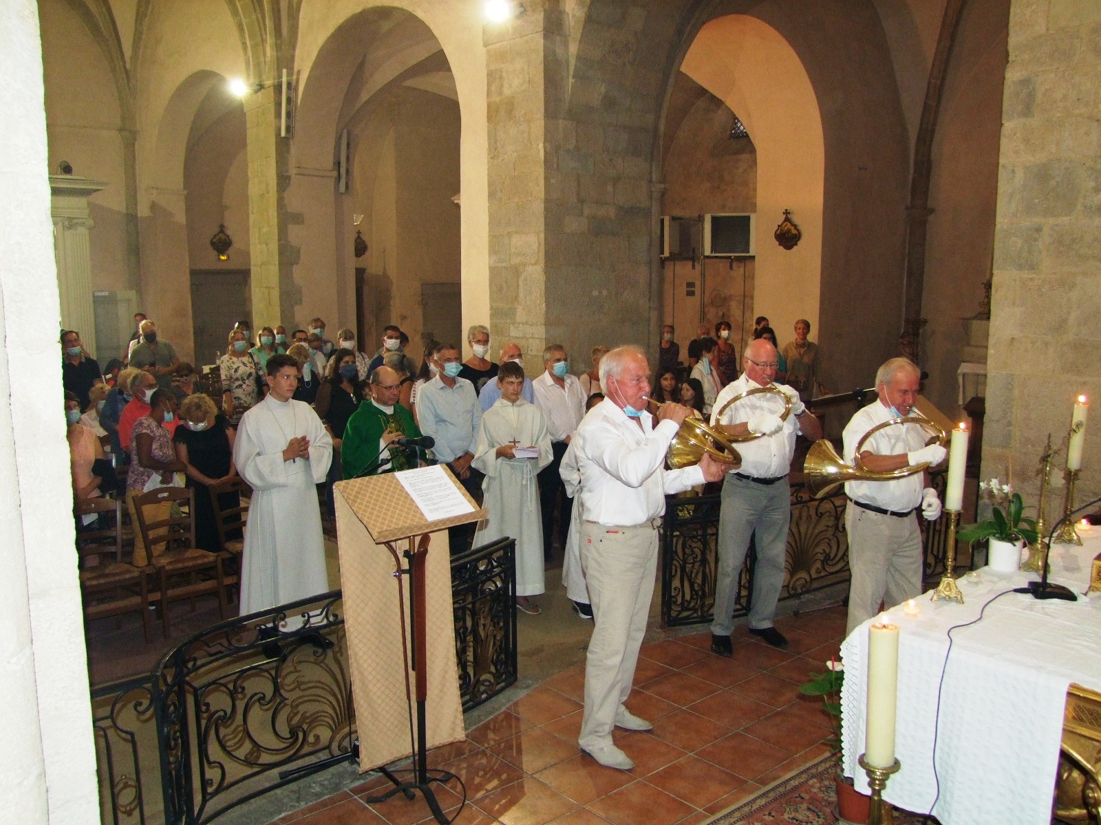 Messe d’au revoir du Père ABEILLE, curé de St Zacharie et de Plan d